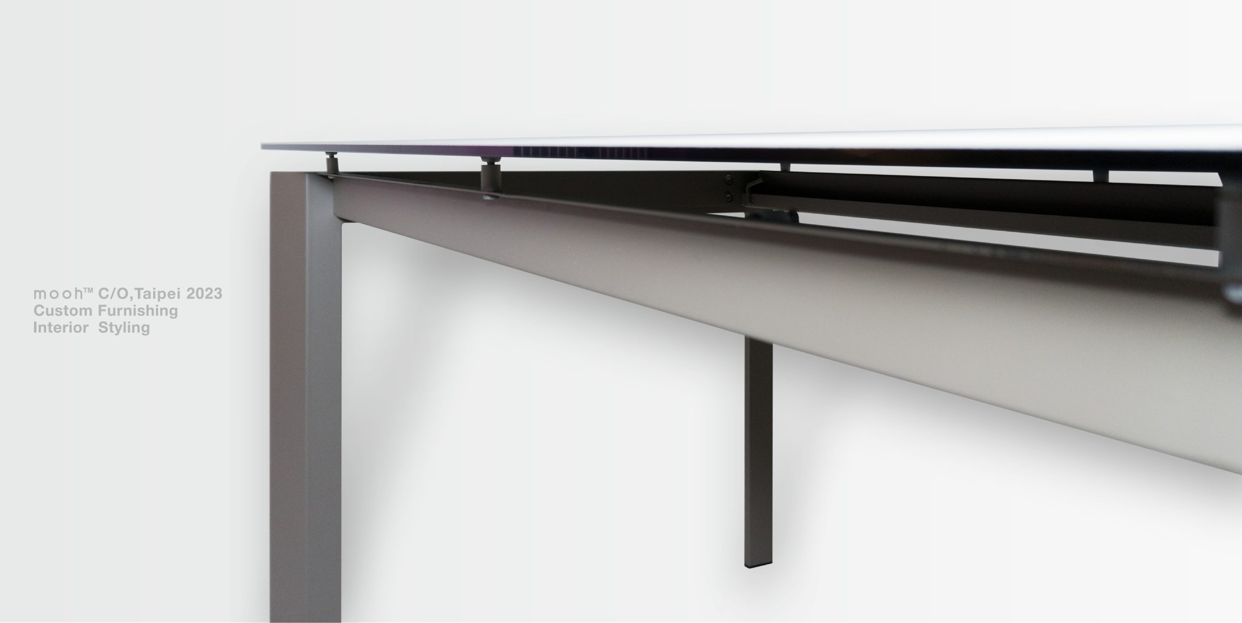 mooh Living 喬斯｜餐桌介紹說明 桌板使用義大利進口陶瓷薄板,依據不同場合、需求進行伸縮調整